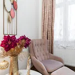Apartment Gozsdu Charming By Nw Budapest