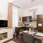 Gozsdu Charming By Nw Apartment