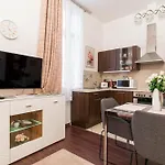 Apartment Gozsdu Charming By Nw