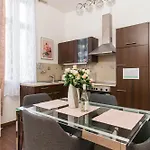 Gozsdu Charming By Nw