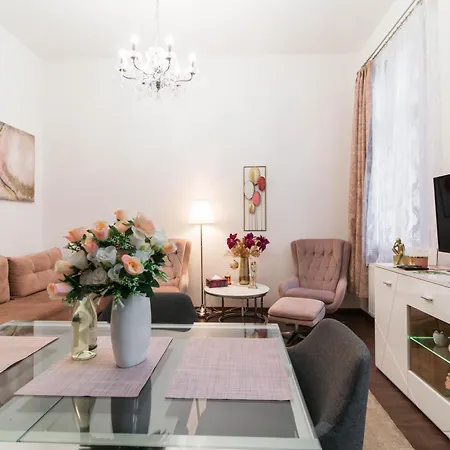 شقة Gozsdu Charming By Newave *