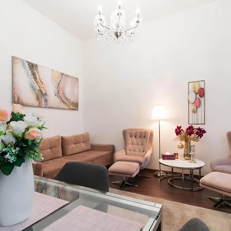 Gozsdu Charming By Newave * بودابست