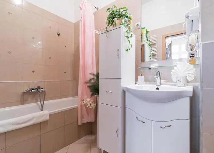 شقة Gozsdu Charming By Newave *