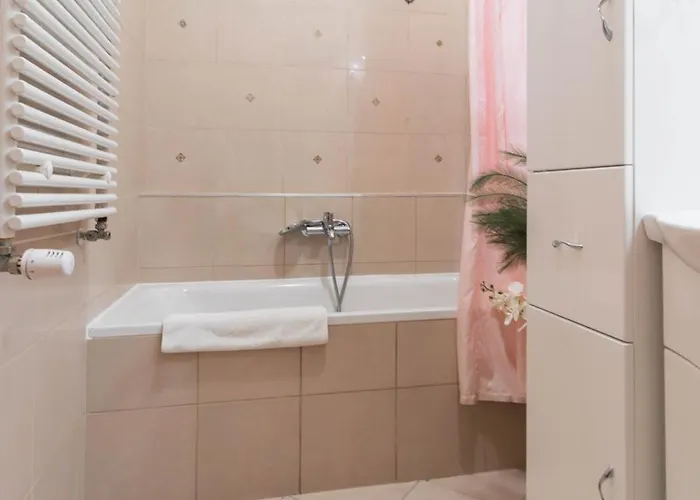 Gozsdu Charming By Newave بودابست