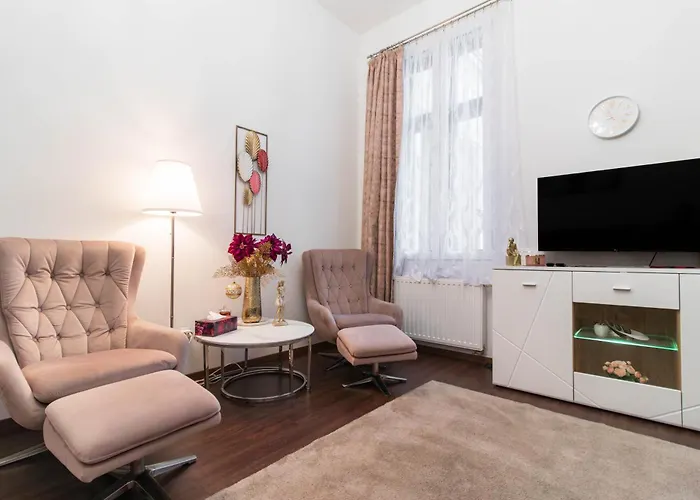 Gozsdu Charming By Newave *