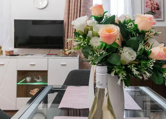 Gozsdu Charming By Newave شقة *